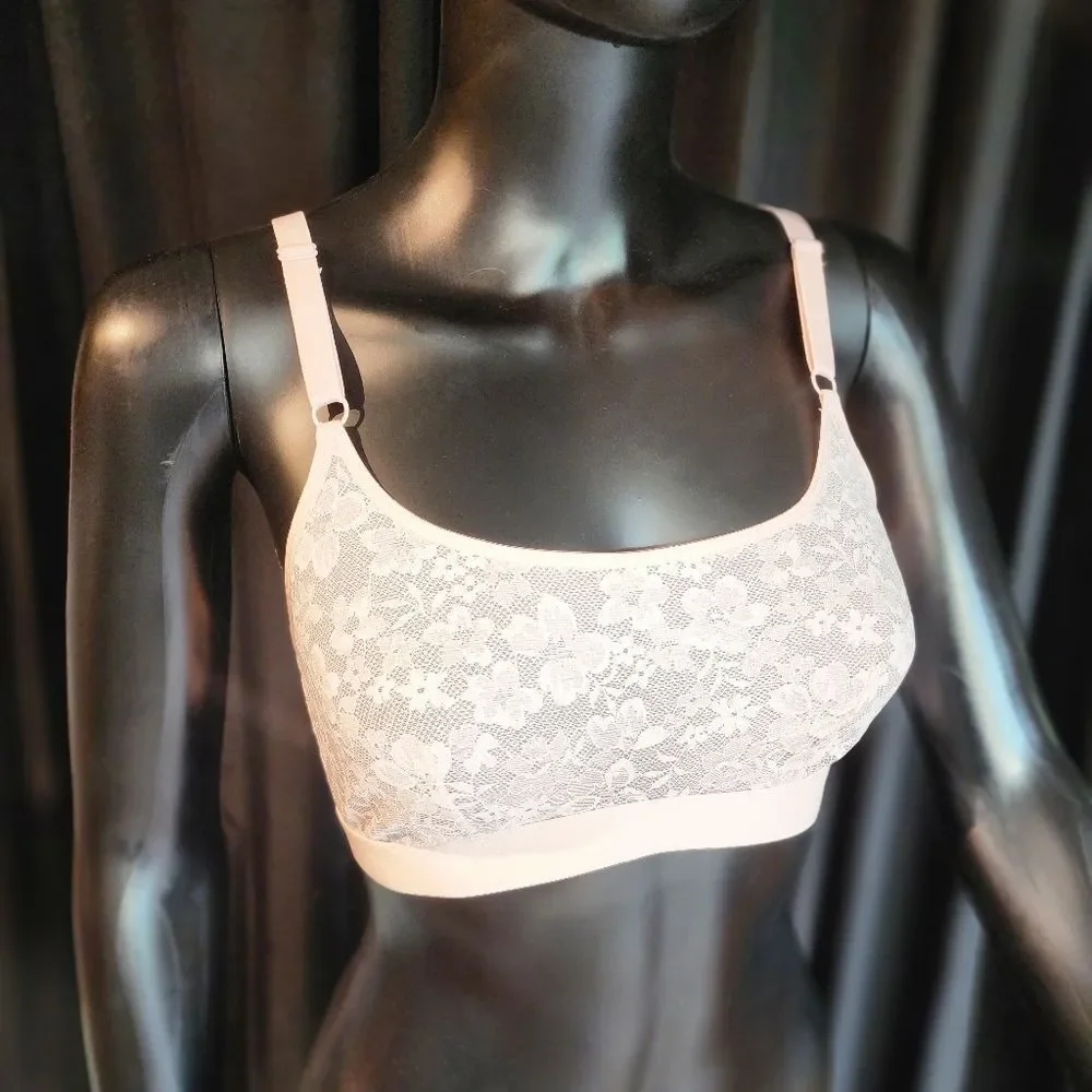 NWT Auden Lightly Lined Scoop Neck Bralette